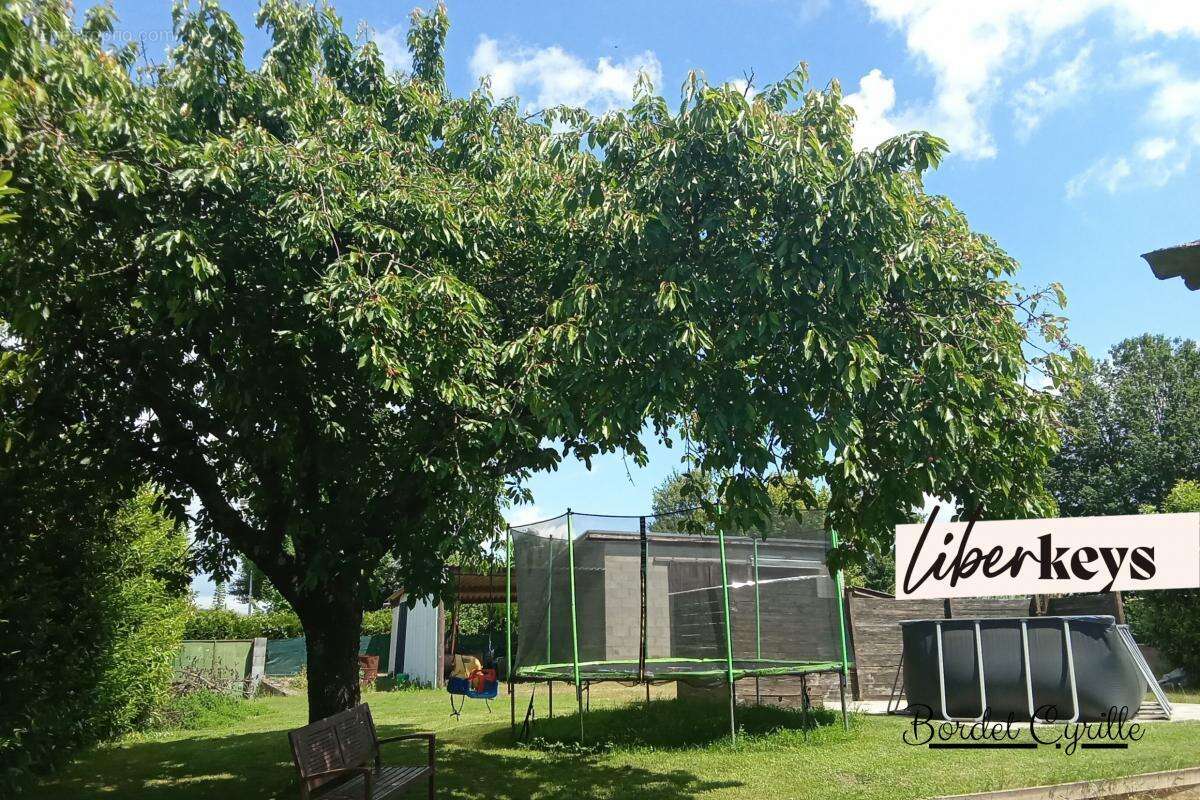 Maison à CHAVANNES-SUR-REYSSOUZE