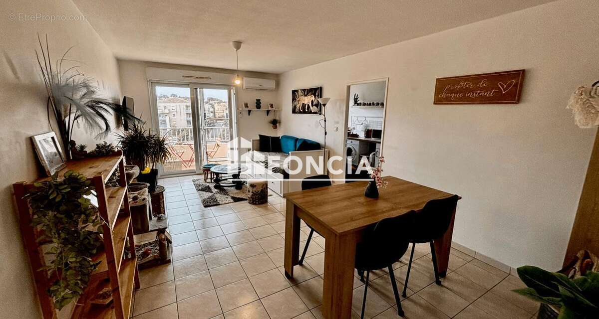 Appartement à SIX-FOURS-LES-PLAGES