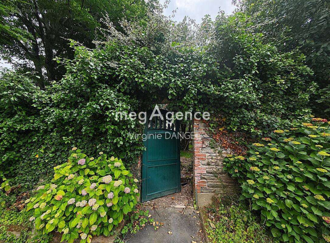 Maison à MALESTROIT