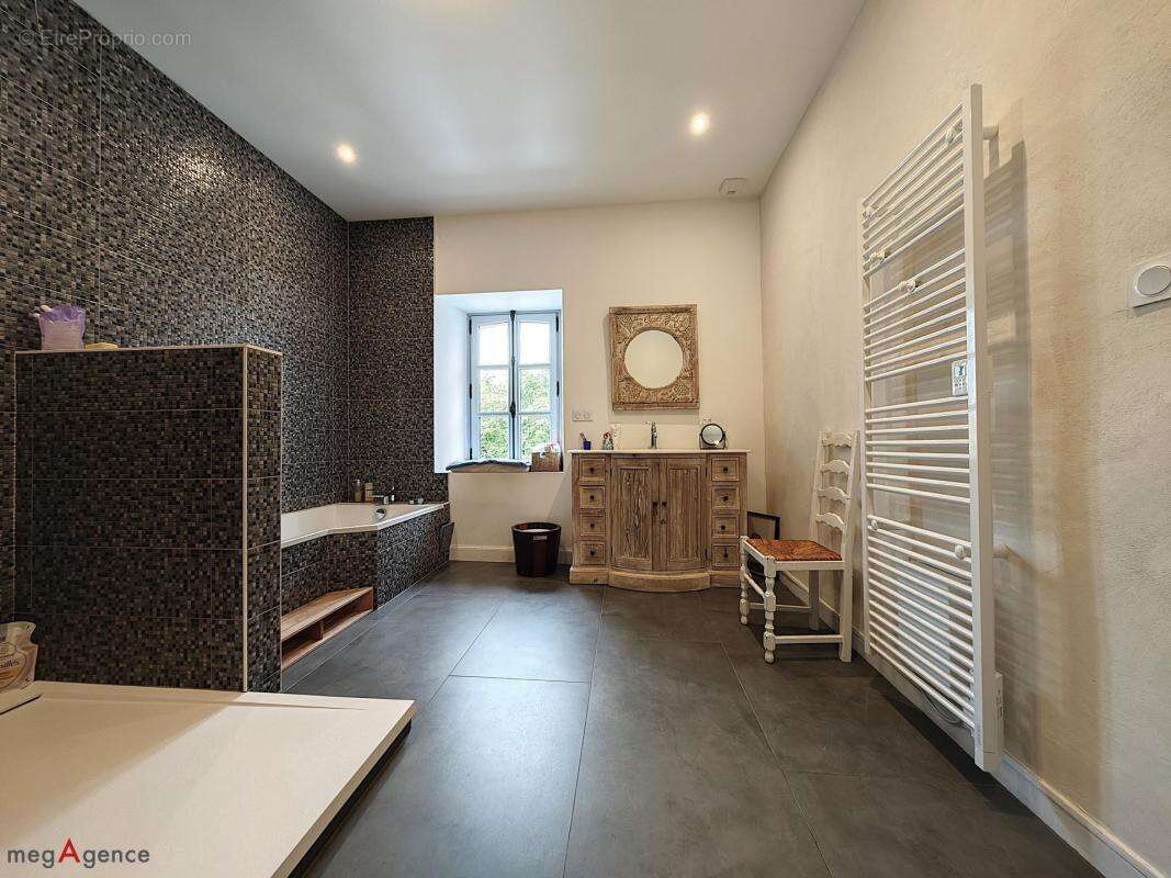 Maison à MALESTROIT