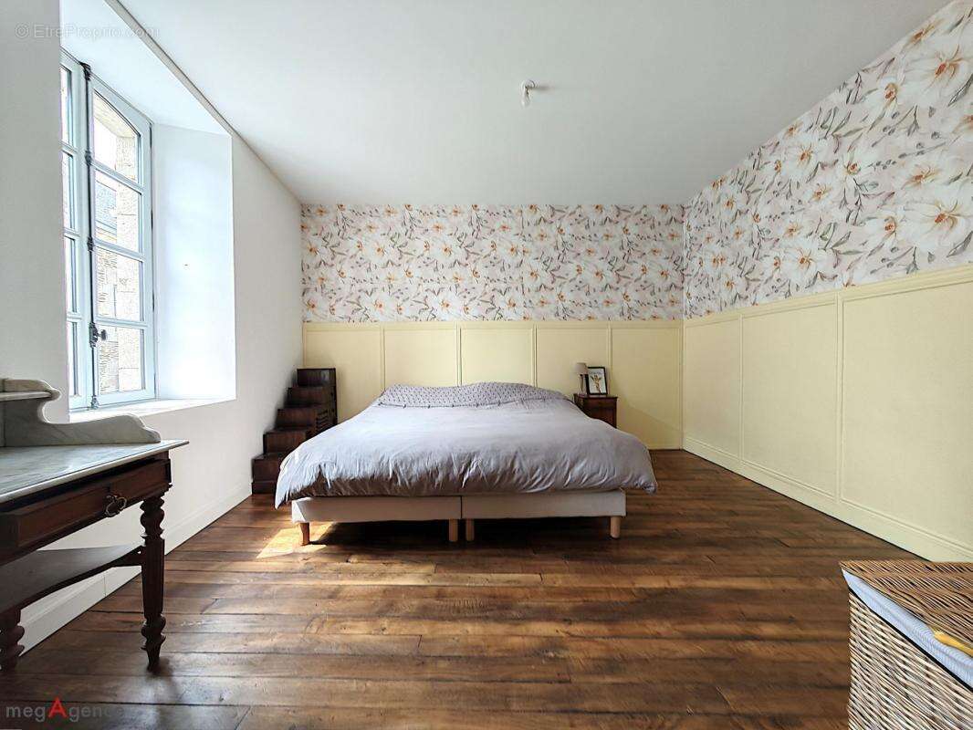 Maison à MALESTROIT