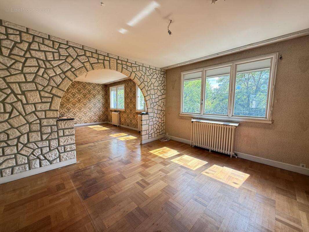 Maison à FLEURY-LES-AUBRAIS