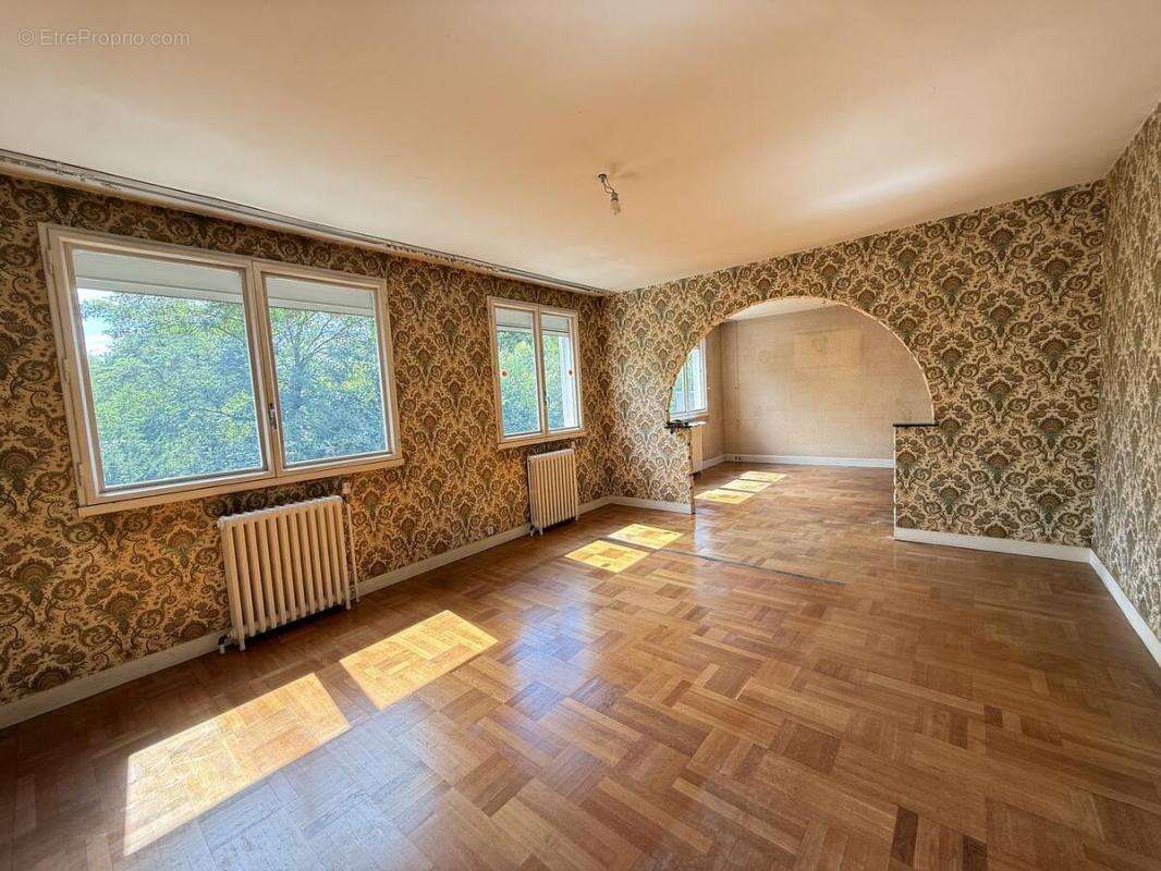 Maison à FLEURY-LES-AUBRAIS