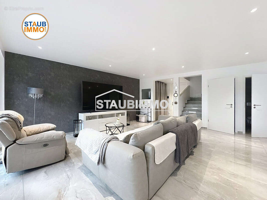 Maison à VILLAGE-NEUF