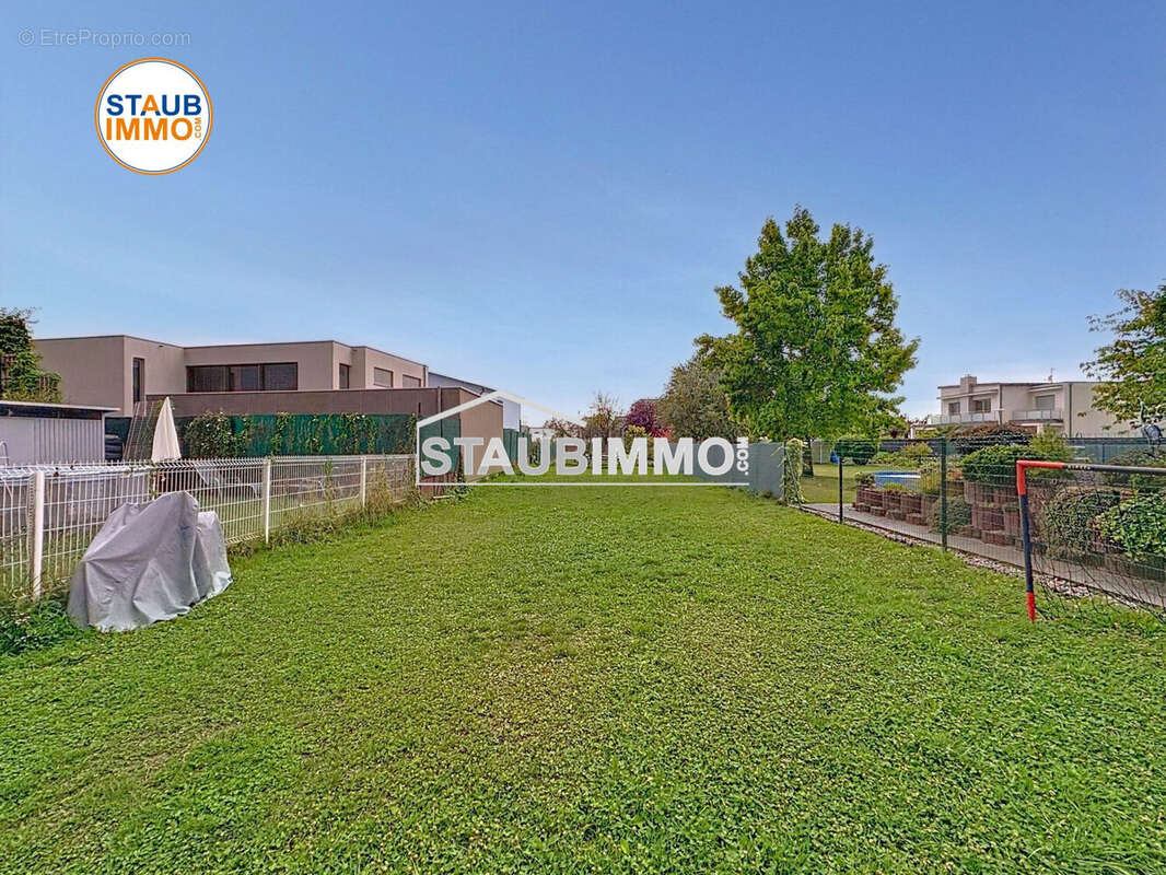 Maison à VILLAGE-NEUF