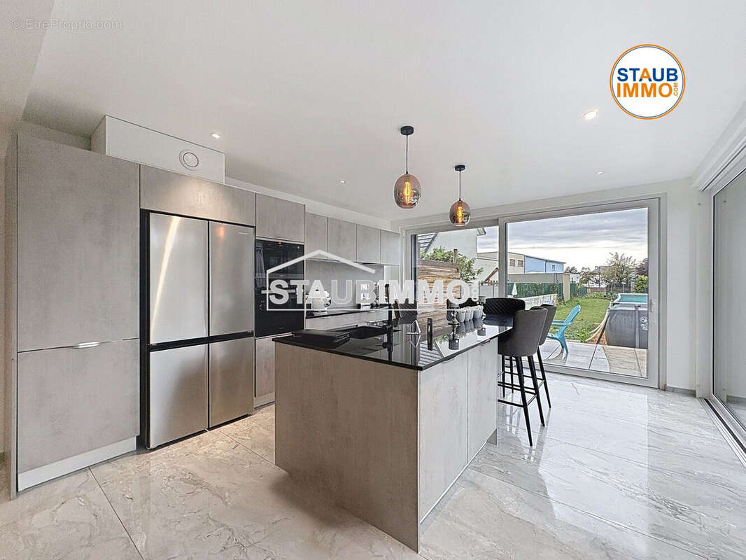 Maison à VILLAGE-NEUF