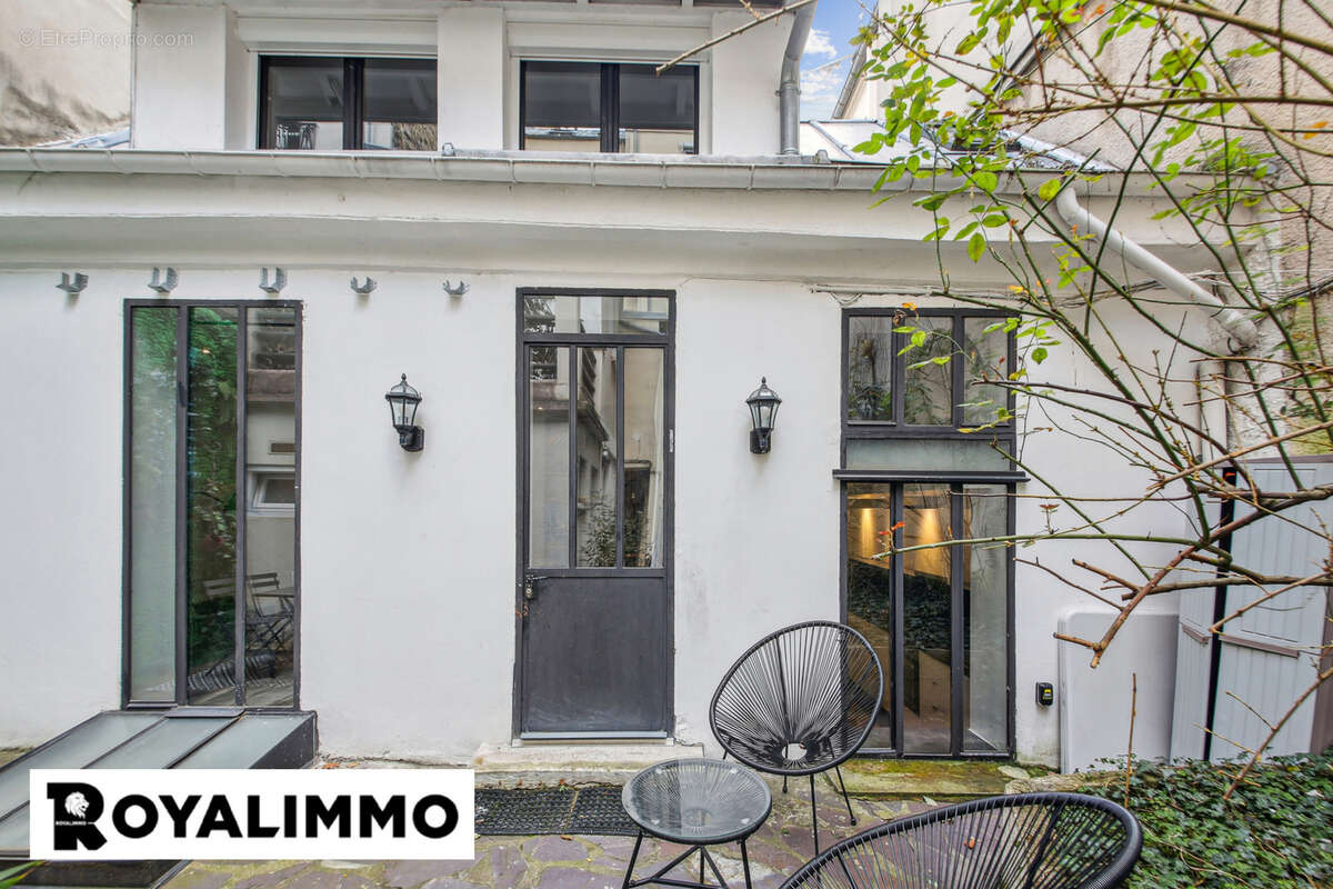 Appartement à PARIS-14E