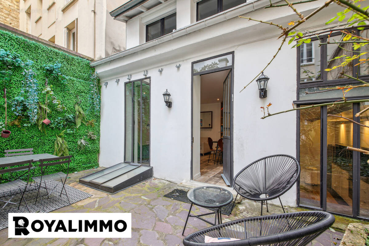 Appartement à PARIS-14E