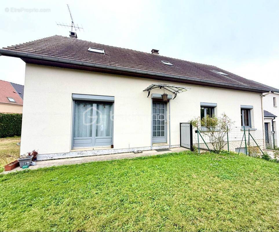 Maison à SAINT-SULPICE