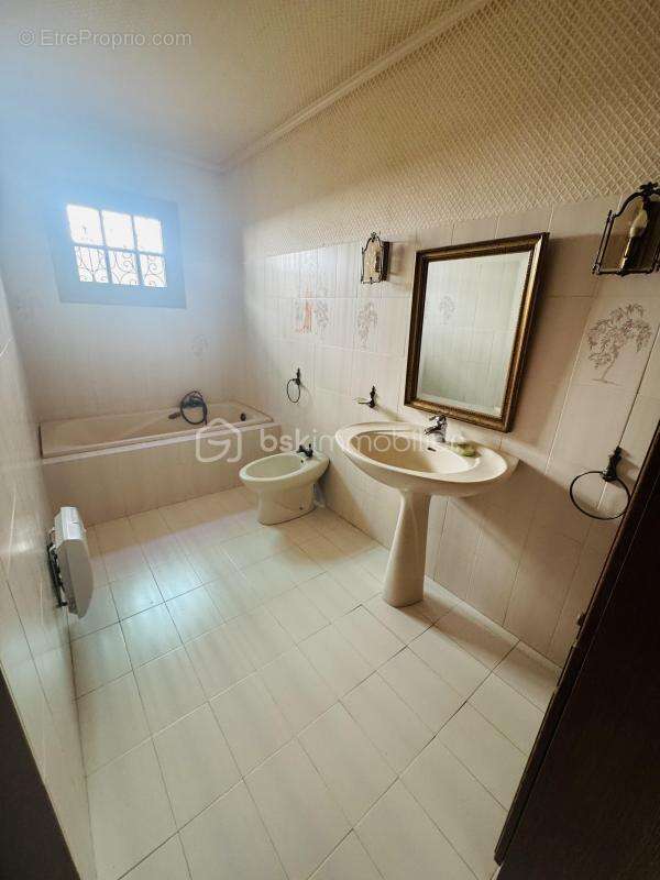 Maison à CORNEILHAN