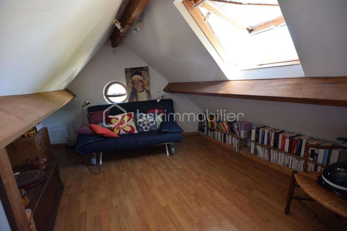 Maison à CRECY-LA-CHAPELLE