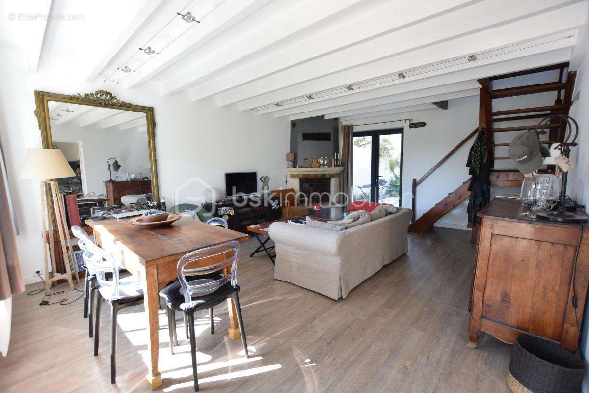 Maison à CRECY-LA-CHAPELLE