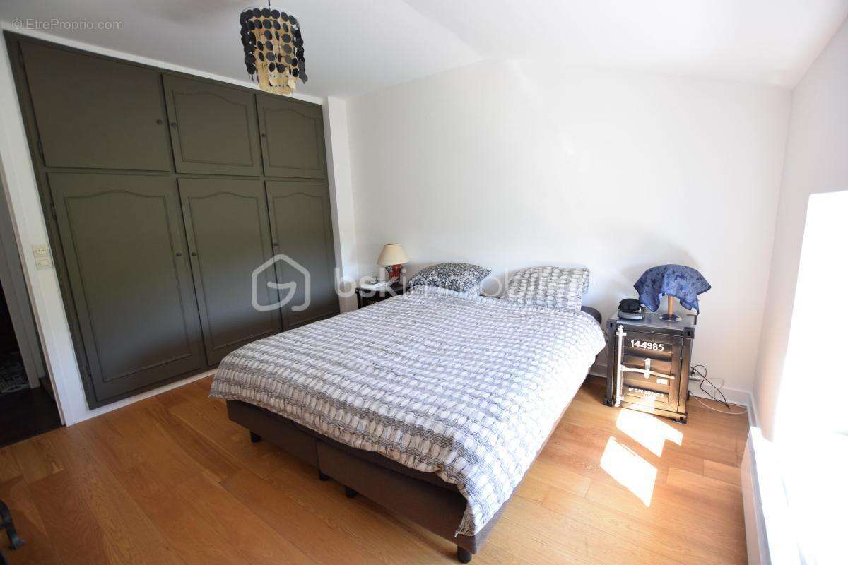 Maison à CRECY-LA-CHAPELLE