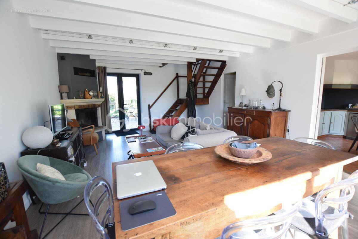 Maison à CRECY-LA-CHAPELLE