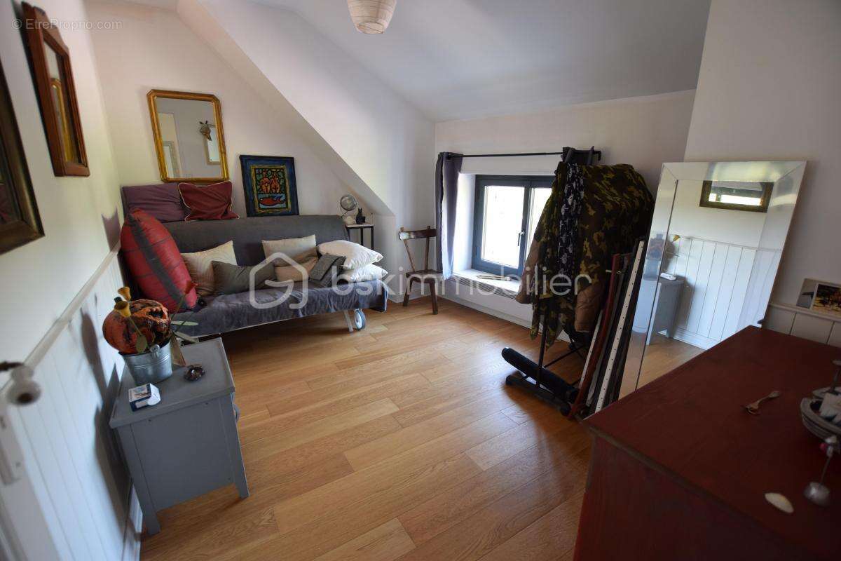 Maison à CRECY-LA-CHAPELLE