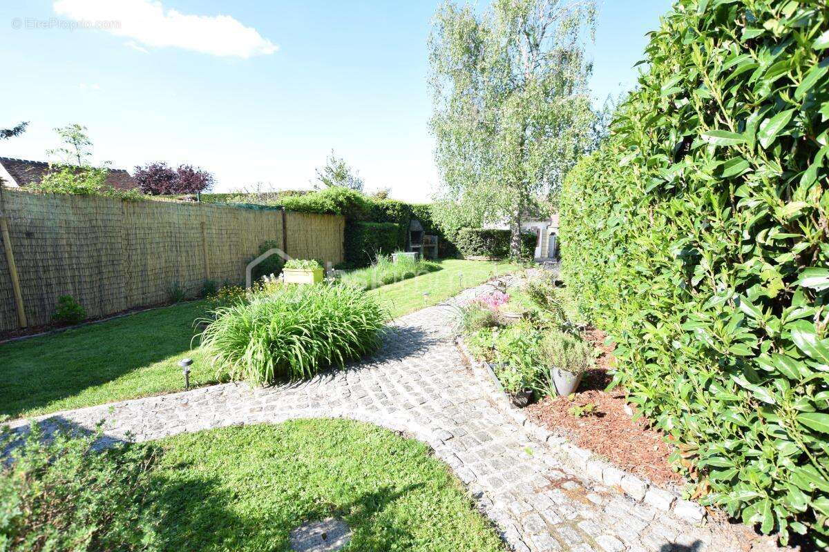 Maison à CRECY-LA-CHAPELLE