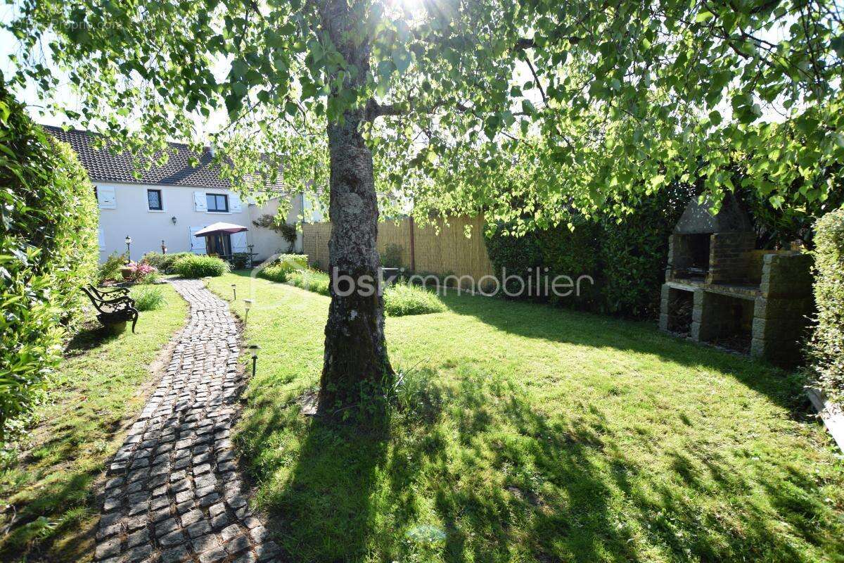Maison à CRECY-LA-CHAPELLE