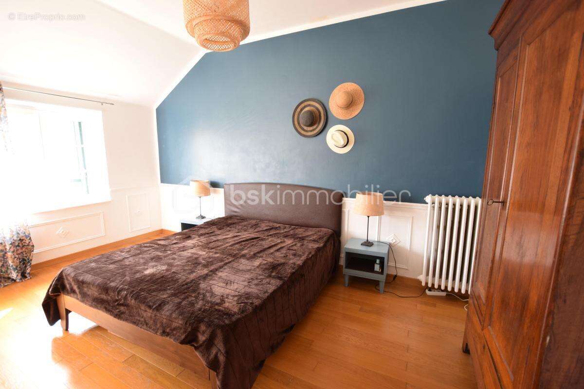 Maison à CRECY-LA-CHAPELLE