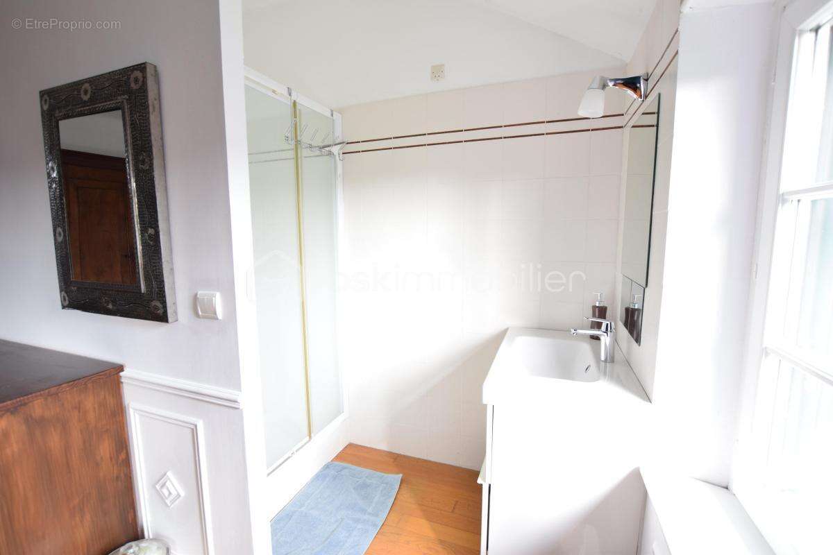 Maison à CRECY-LA-CHAPELLE