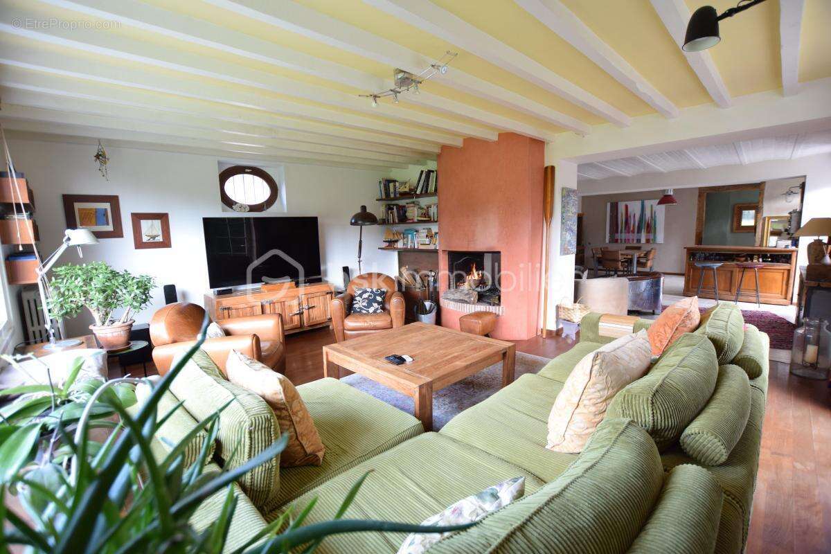 Maison à CRECY-LA-CHAPELLE