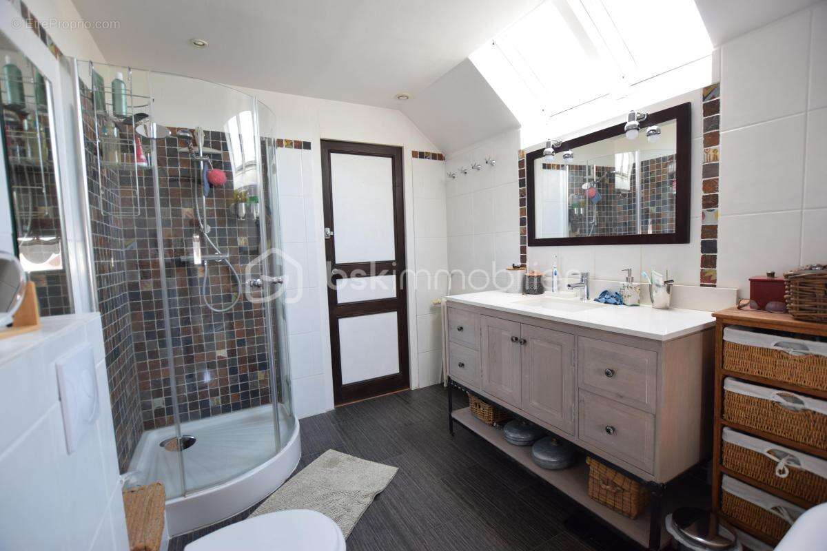 Maison à CRECY-LA-CHAPELLE