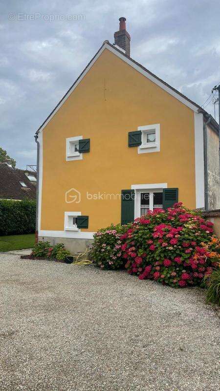 Maison à CRECY-LA-CHAPELLE