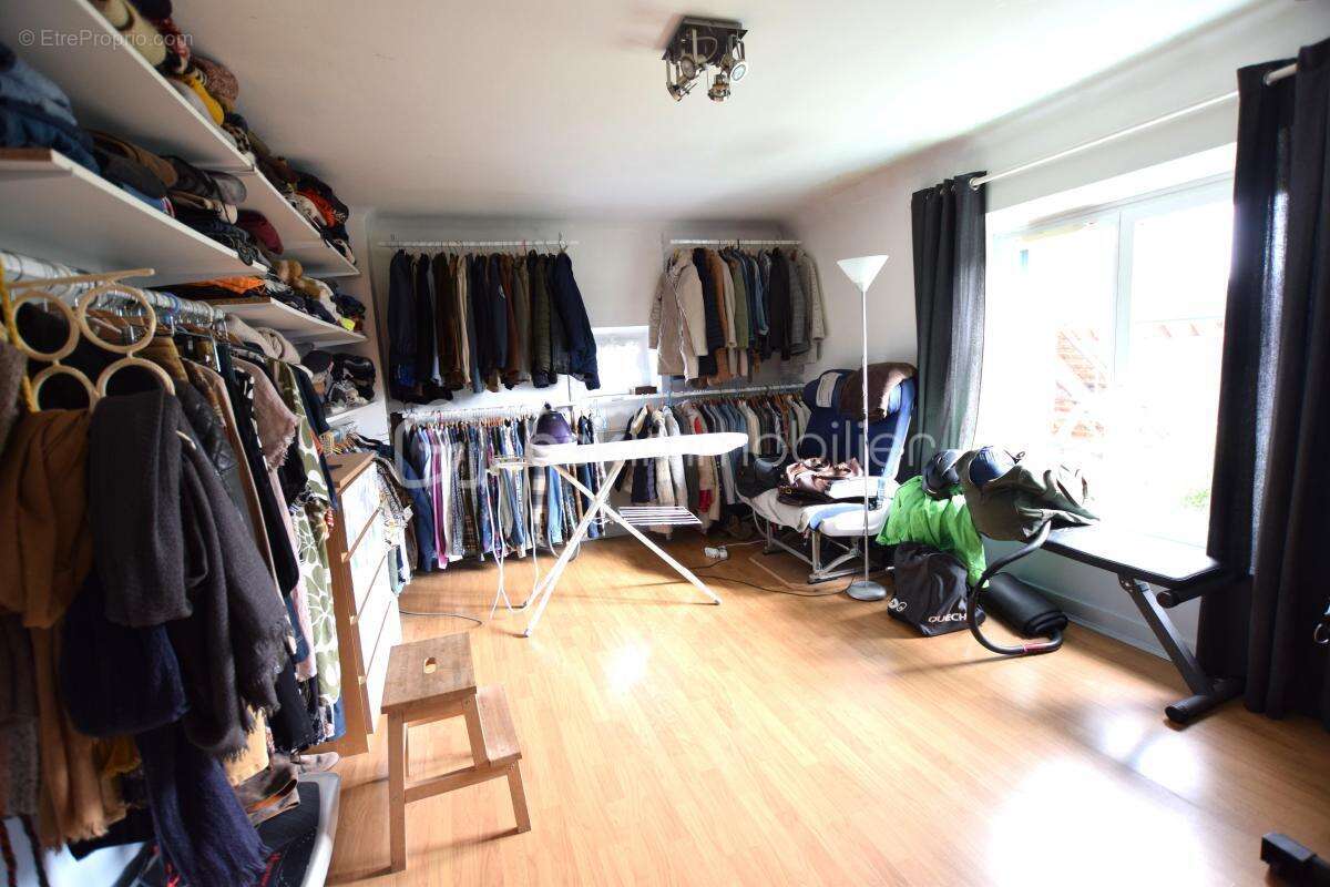 Maison à CRECY-LA-CHAPELLE