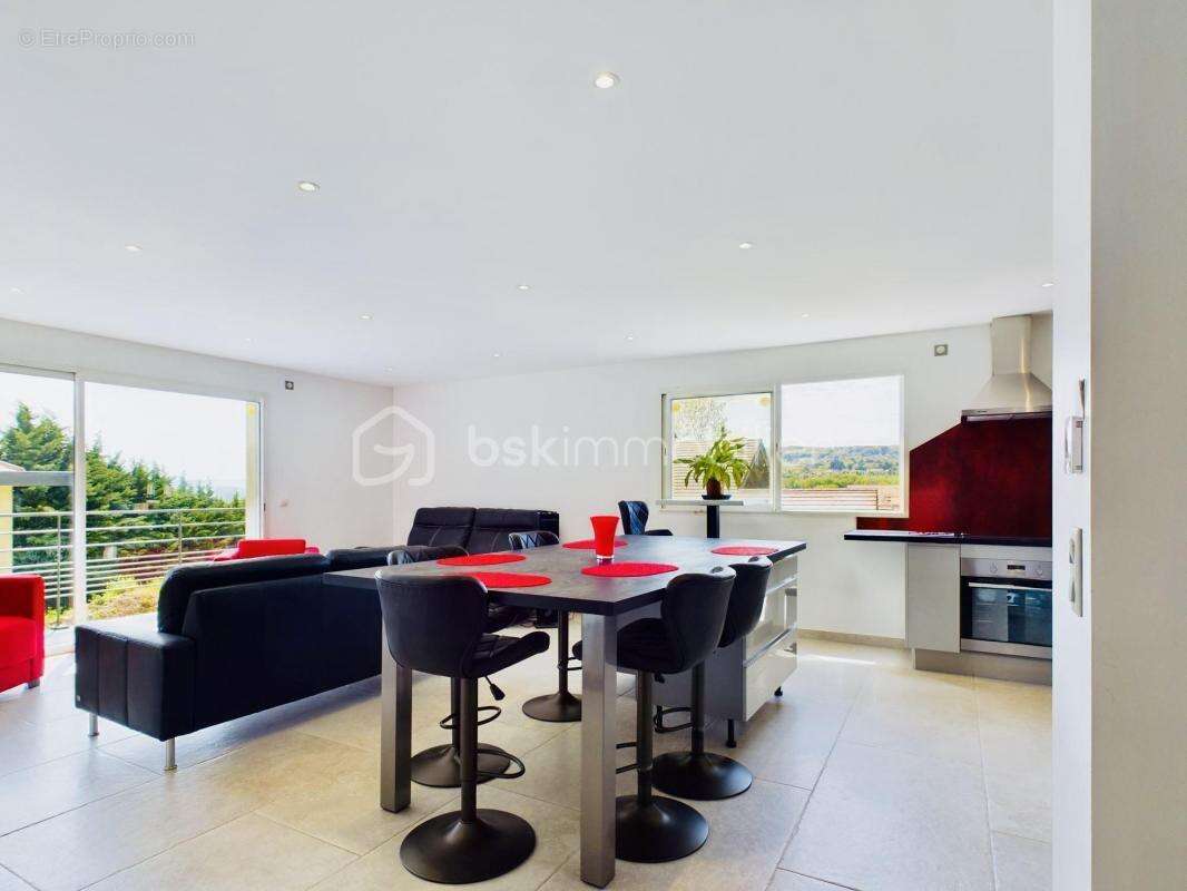 Maison à SAINT-MARTIN-BELLEVUE