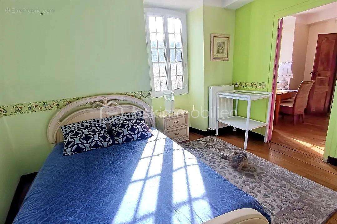 Maison à OGEU-LES-BAINS