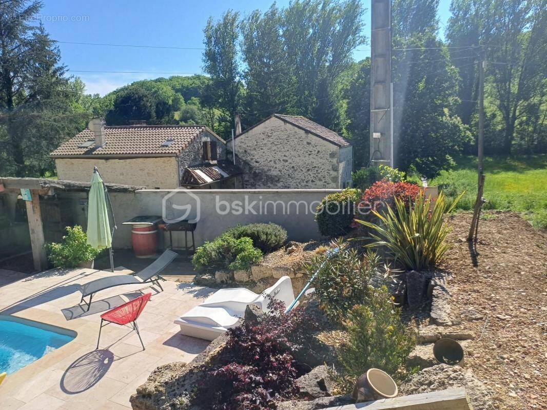 Maison à SAINTE-COLOMBE-EN-BRUILHOIS