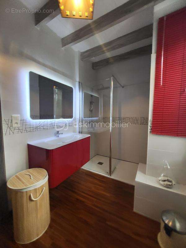 Maison à SAINTE-COLOMBE-EN-BRUILHOIS