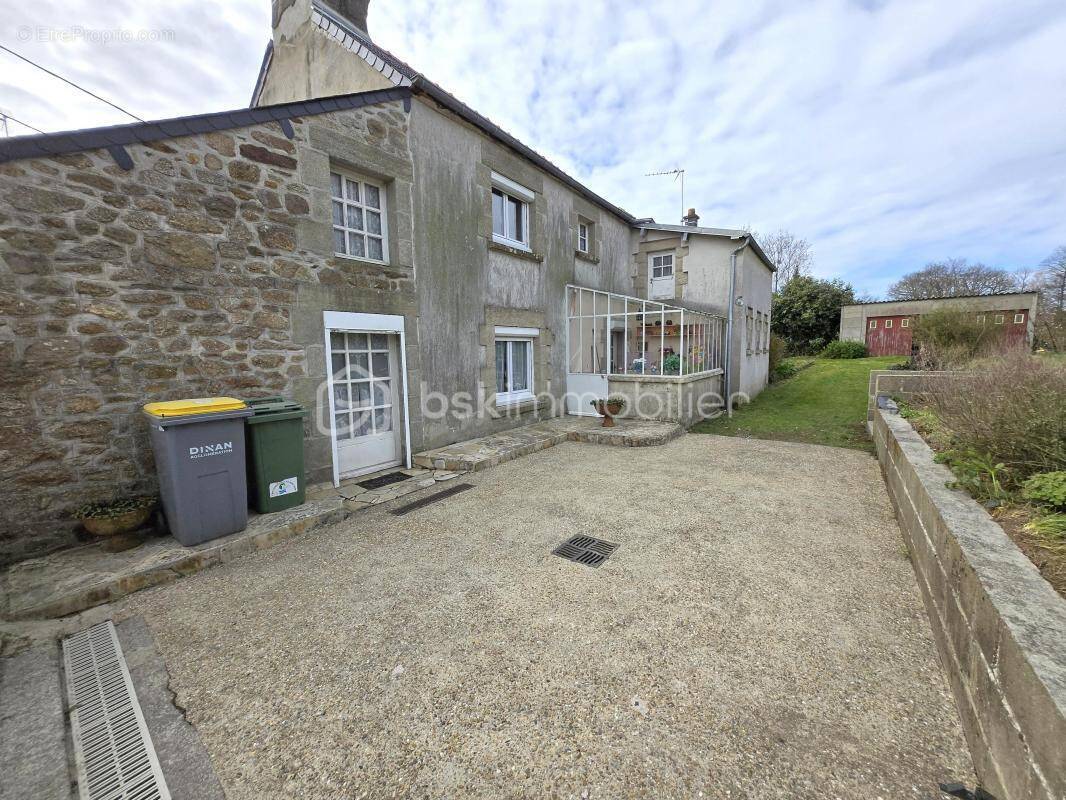 Maison à AUCALEUC