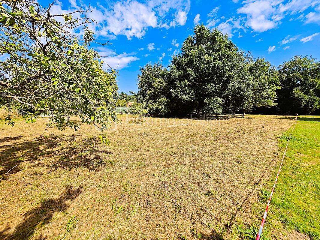 Terrain à MONTFORT-L&#039;AMAURY