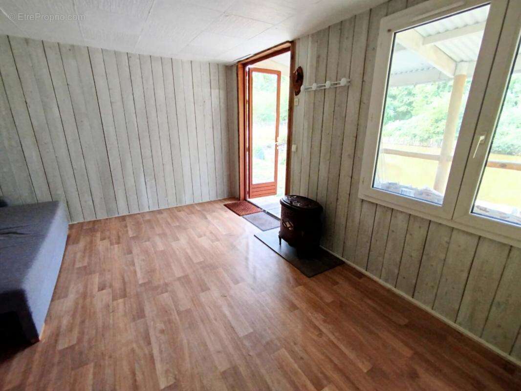 Terrain à MONTFORT-LE-GESNOIS