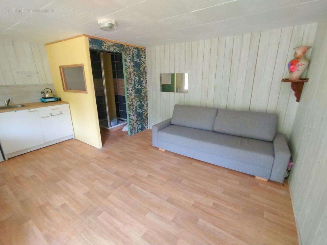 Terrain à MONTFORT-LE-GESNOIS