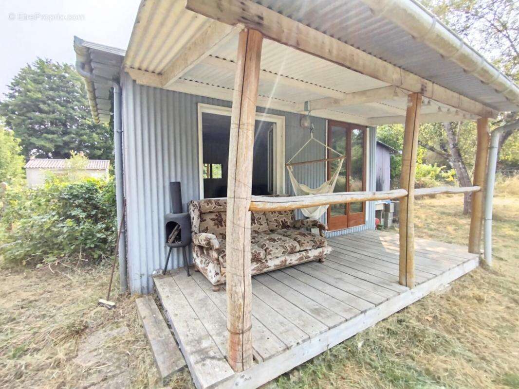 Terrain à MONTFORT-LE-GESNOIS