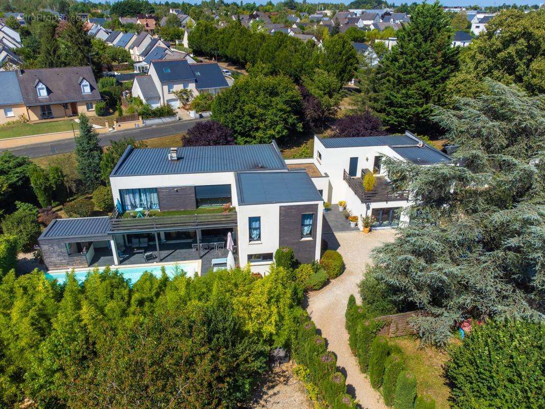 Maison à SAINT-CYR-SUR-LOIRE