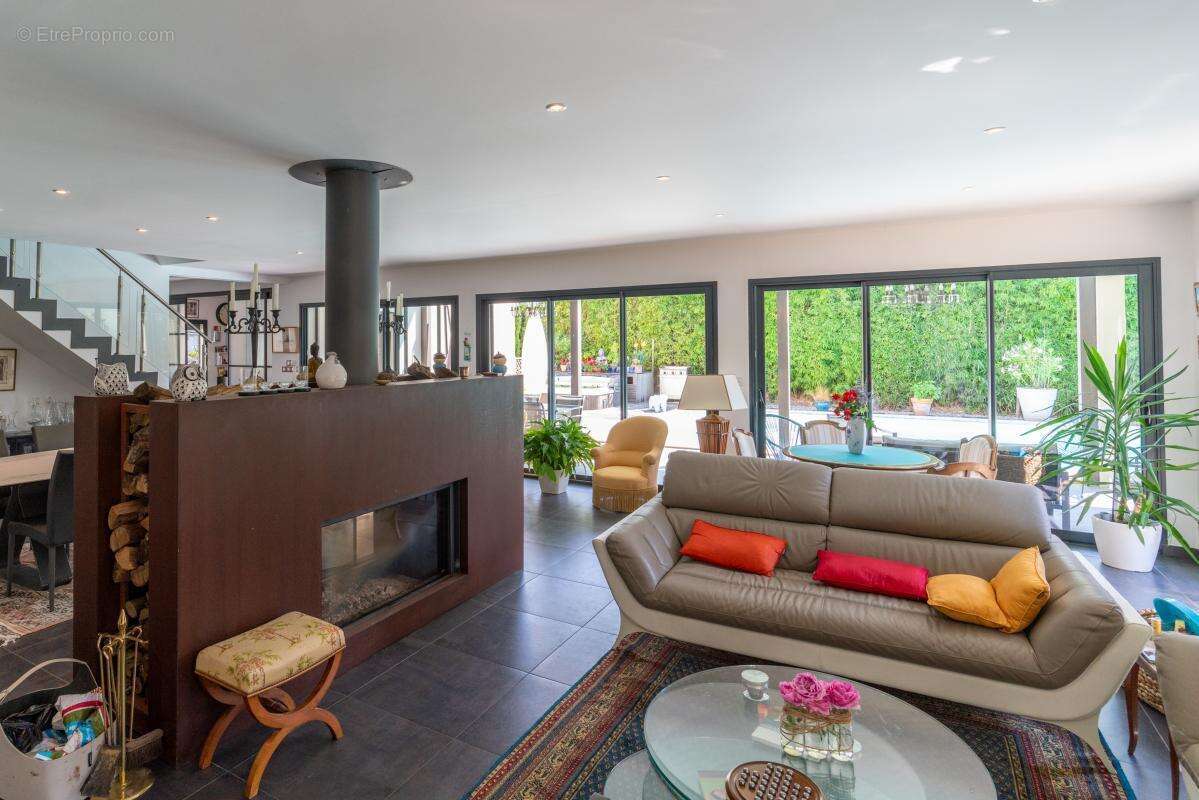 Maison à SAINT-CYR-SUR-LOIRE