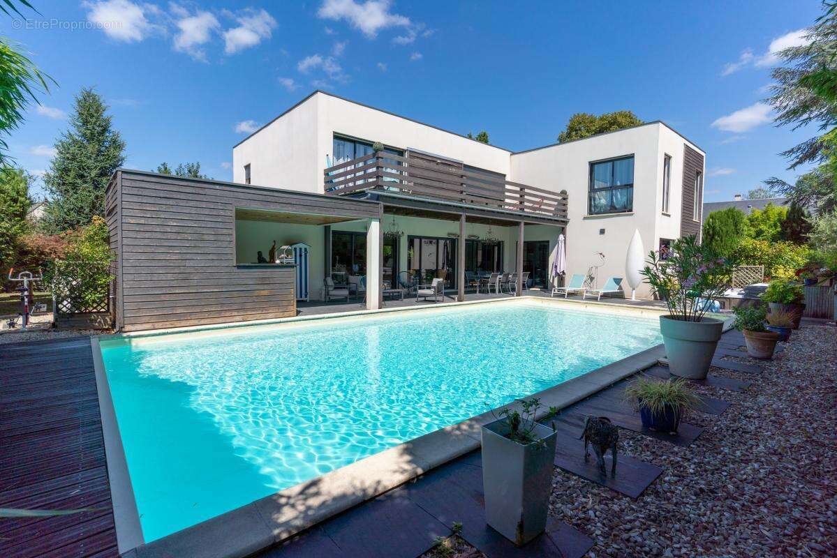 Maison à SAINT-CYR-SUR-LOIRE