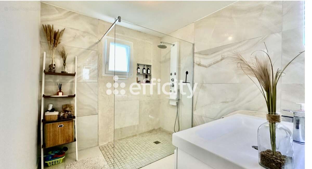 Maison à LES TOURRETTES