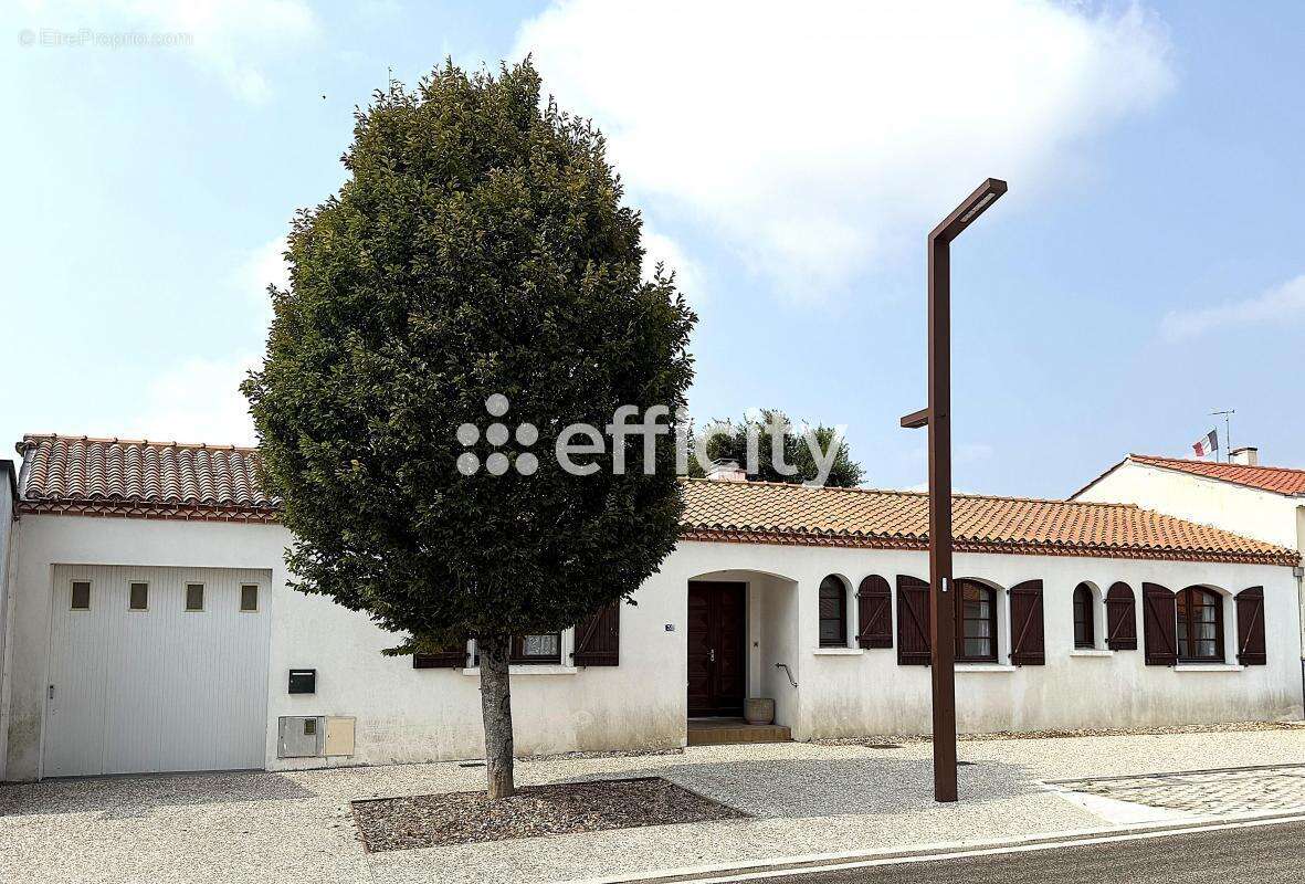 Maison à L&#039;AIGUILLON-SUR-VIE