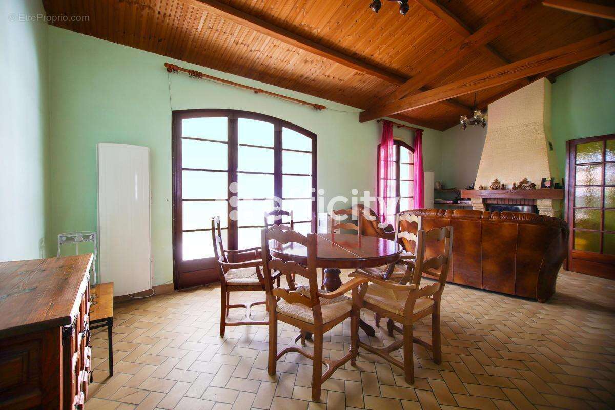 Maison à L&#039;AIGUILLON-SUR-VIE