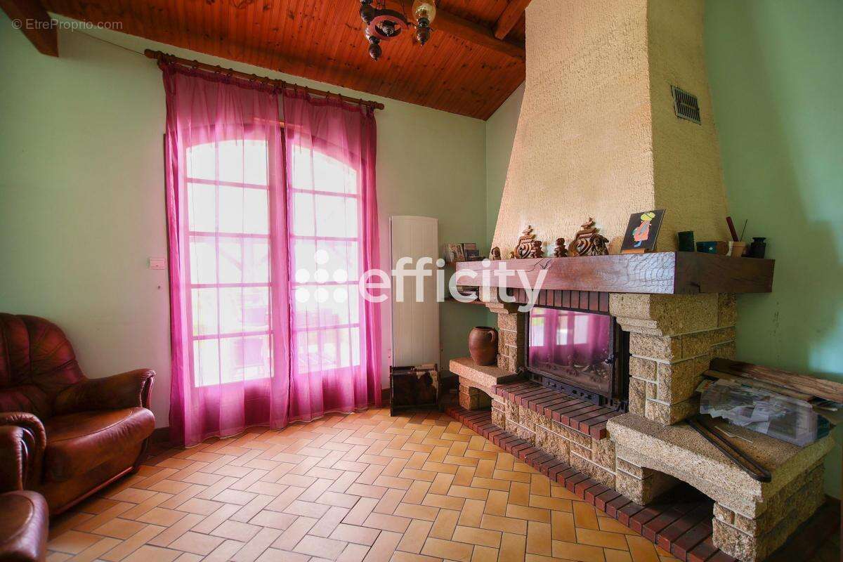 Maison à L&#039;AIGUILLON-SUR-VIE