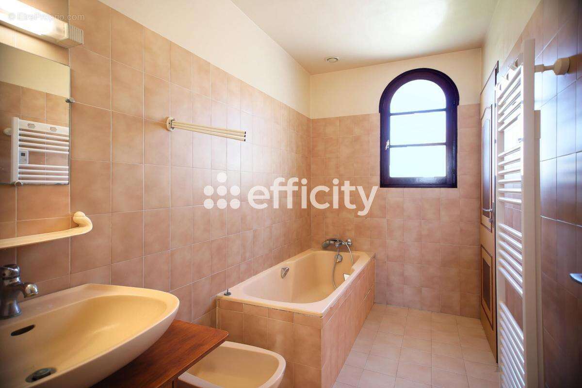 Maison à L&#039;AIGUILLON-SUR-VIE