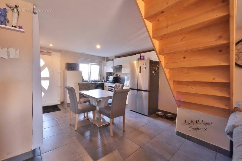 Maison à CHANOZ-CHATENAY