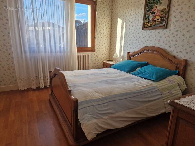 Maison à CONTREXEVILLE