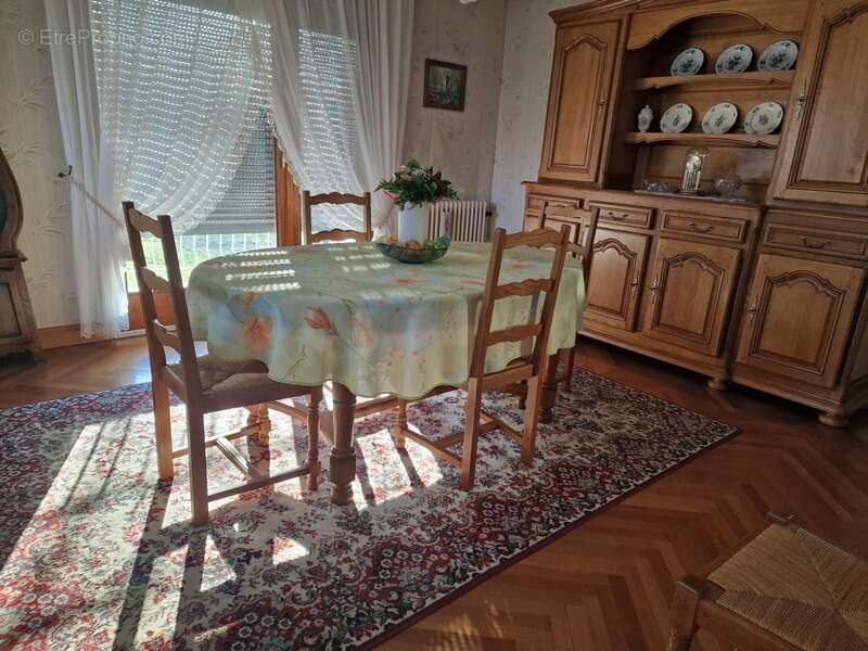 Maison à CONTREXEVILLE