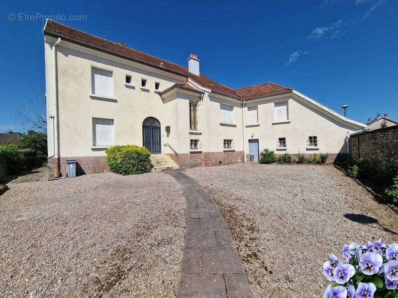 Maison à CHARMES