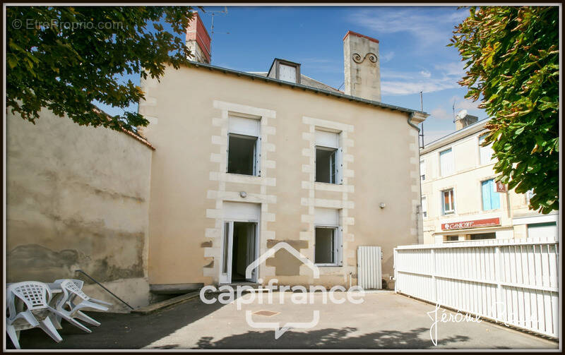 Appartement à NEUVILLE-DE-POITOU