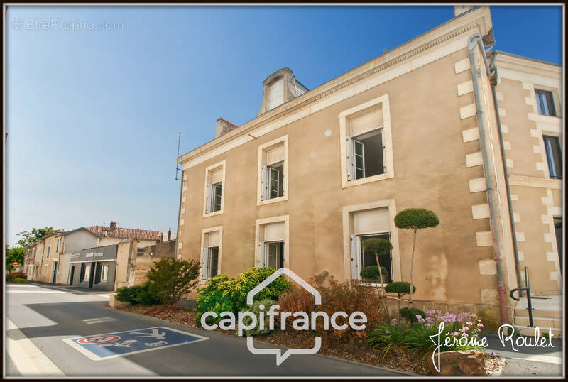 Appartement à NEUVILLE-DE-POITOU